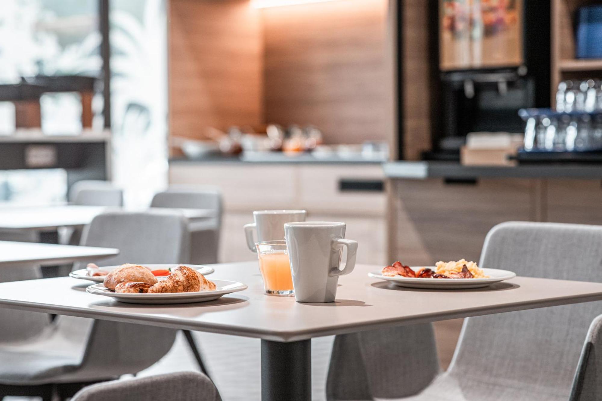 Holiday Inn Express Ajaccio By Ihg Exterior foto